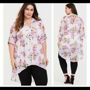 Torrid Lexie Purple Floral Chiffon Blouse Like New